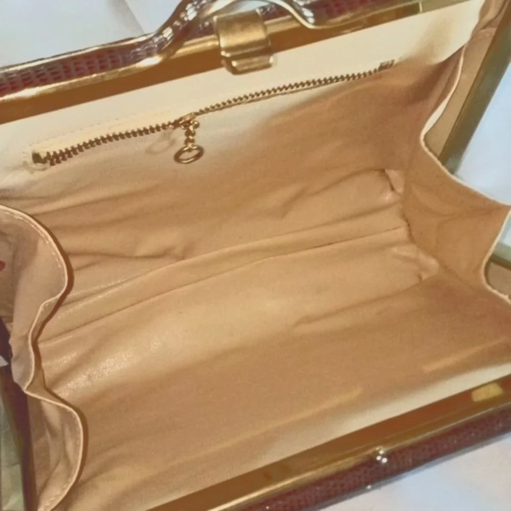 VINTAGE Leather Bag 🛍️